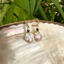 Lade das Bild in den Galerie-Viewer, White Baroque Pearl Hoop Earrings, with Black Spinel and Diamonds Pave Accent, Gold Vermeil Plated Silver
