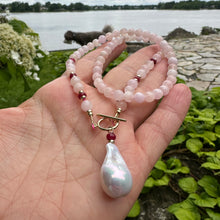 Lade das Bild in den Galerie-Viewer, beautiful gemstones toggle necklace combining Soft pink morganite beads with tiny red Ruby rondelles separated with gold filled beads and finished with baroque pearl pendant. 18&quot;inches long
