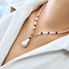 Carica l&#39;immagine nel visualizzatore di Gallery, beautiful gemstones toggle necklace combining Soft pink morganite beads with tiny red Ruby rondelles separated with gold filled beads and finished with baroque pearl pendant. 18&quot;inches long
