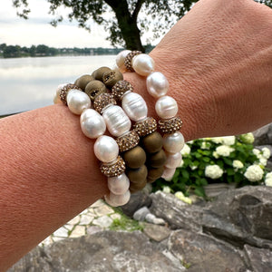 Freshwater Pearl Stretch Bracelet & Golden Polymer Clay Rhinestones Paved