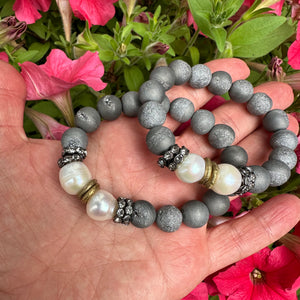 Silver Grey Druzy Agate Beads & Freshwater Pearls Stretch Bracelet with Rhinestones