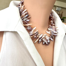 Lade das Bild in den Galerie-Viewer, Spectacular Purplish Long Stick Biwa Pearl Necklace, 18&quot;
