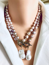 Cargar imagen en el visor de la galería, Hand Knotted Pink Pearl Toggle Necklace, White Baroque Pearl Pendant, Artisan Gold Bronze Toggle Clasp, 18&quot; or 19&quot;in
