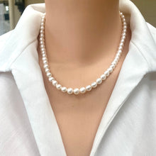 Carica l&#39;immagine nel visualizzatore di Gallery, Elegant Freshwater Pearl Necklace w Gold Filled Heart Chain
