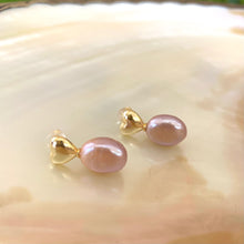 Charger l&#39;image dans la galerie, Lavender Pink Heart Pearl Stud Earrings, Gold Vermeil or Silver
